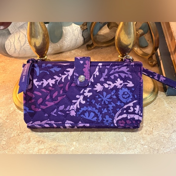 Vera Bradley RGID Protection Purple Clutch Wristlet. - Picture 3 of 15